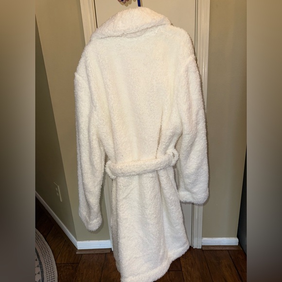 Barefoot Dreams Cozy Chic Youth Robe size 12/14 in cream Soft and cozy - Picture 3 of 9